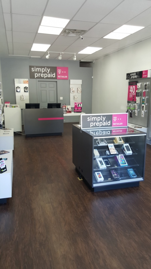 Simply Prepaid T-Mobile Retailer in Yonkers City, New York, United States - #3 Photo of Point of interest, Establishment, Store