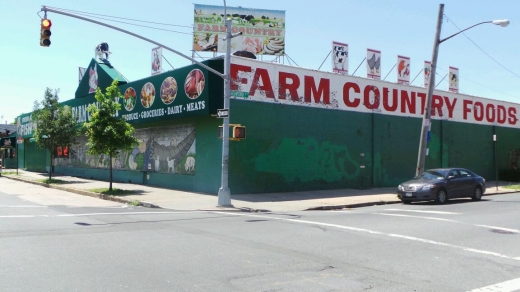 Farm Country Outlet in Brooklyn City, New York, United States - #1 Photo of Food, Point of interest, Establishment, Store, Grocery or supermarket