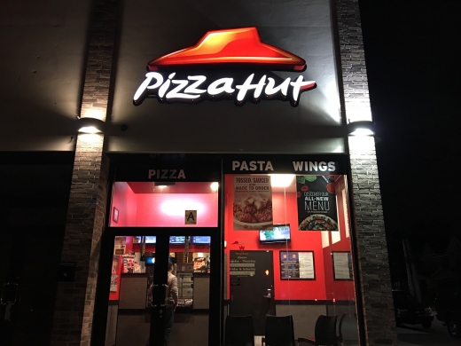Pizza Hut in Queens City, New York, United States - #4 Photo of Restaurant, Food, Point of interest, Establishment, Meal takeaway, Meal delivery