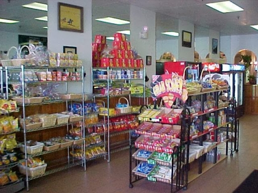 Photo by <br />
<b>Notice</b>:  Undefined index: user in <b>/home/www/activeuser/data/www/vaplace.com/core/views/default/photos.php</b> on line <b>128</b><br />
. Picture for Corporate Grind Deli & Cafe in Staten Island City, New York, United States - Food, Point of interest, Establishment, Store