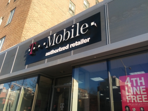 T-Mobile in New York City, New York, United States - #1 Photo of Point of interest, Establishment, Store, Electronics store