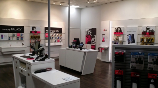 T-Mobile Fresh Meadows in Queens City, New York, United States - #2 Photo of Point of interest, Establishment, Store