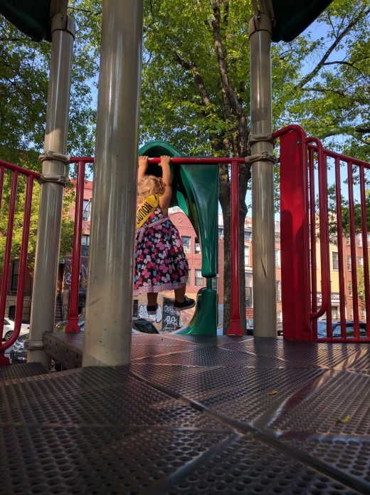 Photo by <br />
<b>Notice</b>:  Undefined index: user in <b>/home/www/activeuser/data/www/vaplace.com/core/views/default/photos.php</b> on line <b>128</b><br />
. Picture for La Guardia Playground in Kings County City, New York, United States - Point of interest, Establishment, Park