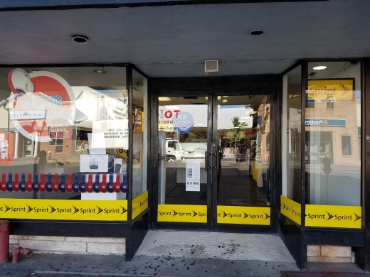 RadioShack in West New York City, New Jersey, United States - #1 Photo of Point of interest, Establishment, Store, Electronics store