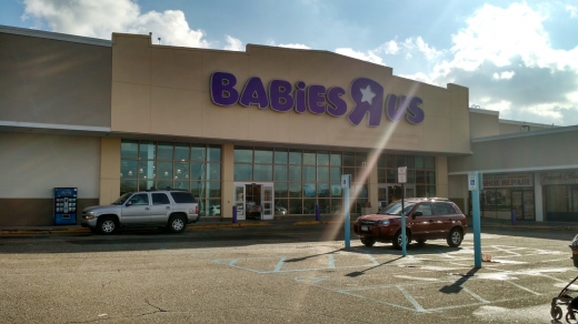 Babies"R"Us in Staten Island City, New York, United States - #1 Photo of Point of interest, Establishment, Store, Home goods store, Clothing store, Furniture store