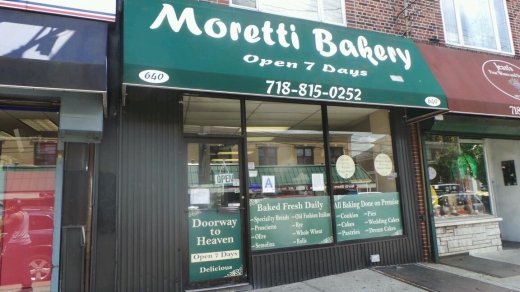 Photo by Walkerone NYC for Moretti Bakery