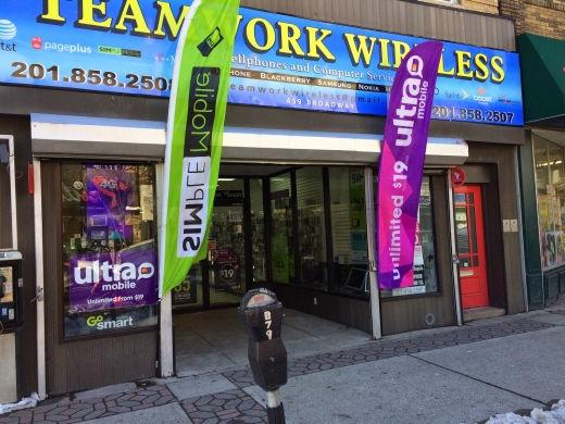 teamwork wireless llc in Bayonne City, New Jersey, United States - #1 Photo of Point of interest, Establishment, Store, Electronics store