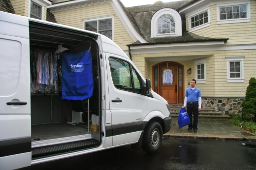 Tres Bon Dry Cleaners in Albertson City, New York, United States - #2 Photo of Point of interest, Establishment, Laundry