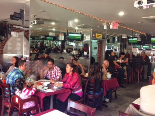 El Guayaquileno in Elmhurst City, New York, United States - #1 Photo of Restaurant, Food, Point of interest, Establishment