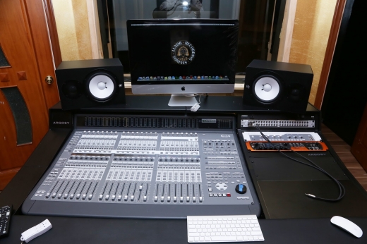 Photo by Luxor Recording Studios for Luxor Recording Studios