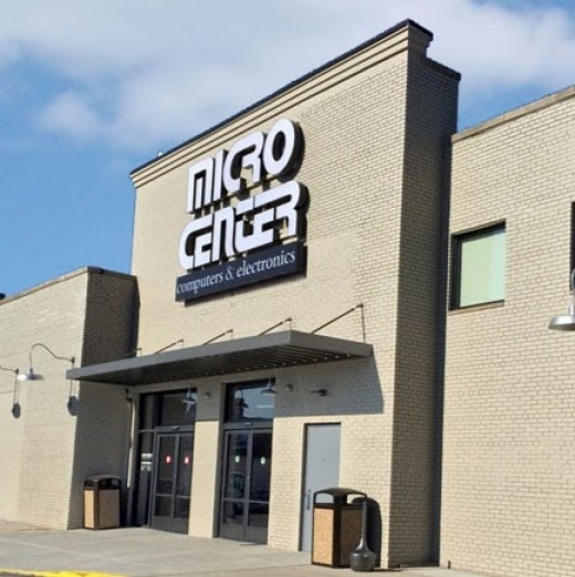 Micro Center in Flushing City, New York, United States - #1 Photo of Point of interest, Establishment, Store, Electronics store