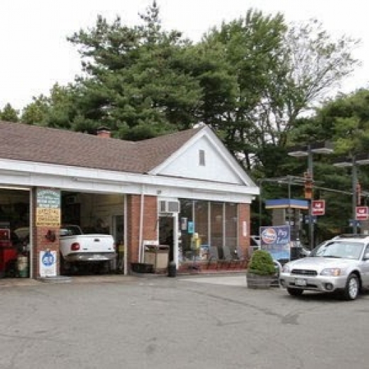 Rob's Auto Care Inc in Larchmont City, New York, United States - #2 Photo of Point of interest, Establishment, Store, Gas station, Car repair