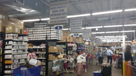 KRM Kollel Supermarket in Kings County City, New York, United States - #2 Photo of Food, Point of interest, Establishment, Store, Grocery or supermarket