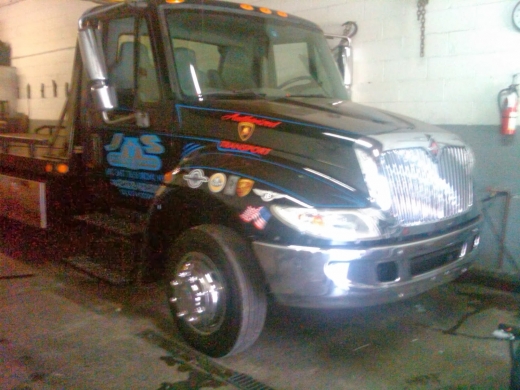 Photo by <br />
<b>Notice</b>:  Undefined index: user in <b>/home/www/activeuser/data/www/vaplace.com/core/views/default/photos.php</b> on line <b>128</b><br />
. Picture for Empire State Towing Inc. in New York City, New York, United States - Point of interest, Establishment, Car repair