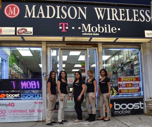 Boost Mobile in Paterson City, New Jersey, United States - #1 Photo of Point of interest, Establishment, Store, Electronics store
