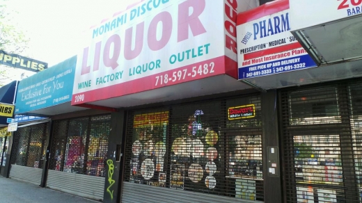 Photo by Walkertwentythree NYC for Monami Discount Liquors