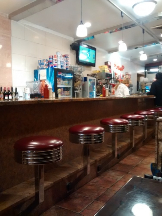 Metro Kitchen in Woodside City, New York, United States - #3 Photo of Restaurant, Food, Point of interest, Establishment