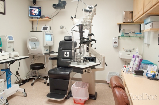 Long Island Ophthalmology & Eye Surgery, P. C. in Far Rockaway City, New York, United States - #1 Photo of Point of interest, Establishment, Health, Doctor