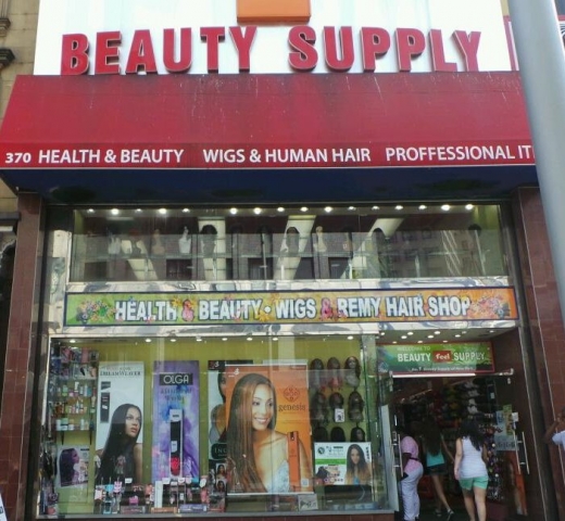 Photo by Walkerseventeen NYC for Feel Beauty Supply