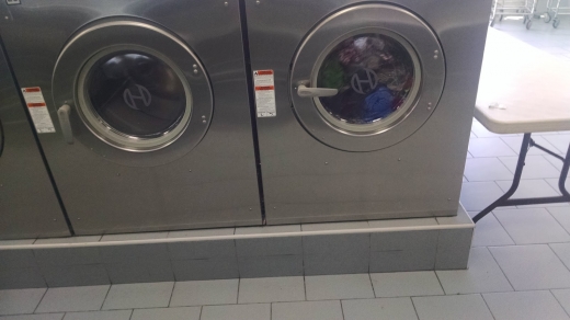 Mega Wash Laundromat 김신영 in Freeport City, New York, United States - #4 Photo of Point of interest, Establishment, Laundry