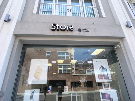 iStore by St Moritz in Englewood City, New Jersey, United States - #4 Photo of Point of interest, Establishment, Store, Electronics store