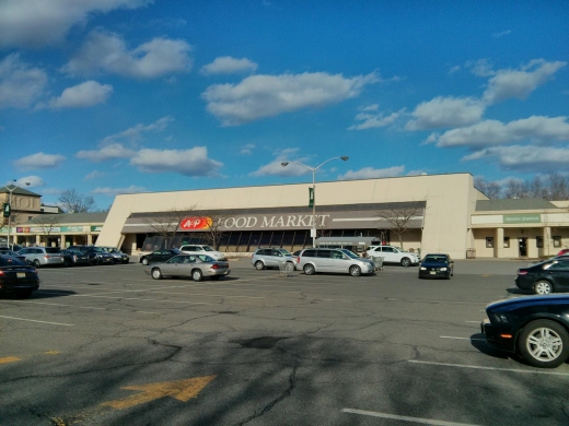 Valley Ridge Shopping Center in Wayne City, New Jersey, United States - #1 Photo of Point of interest, Establishment, Shopping mall