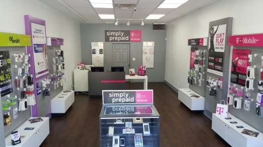Simply Prepaid T-Mobile Retailer in Yonkers City, New York, United States - #1 Photo of Point of interest, Establishment, Store