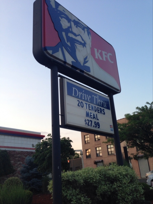 KFC in Passaic City, New Jersey, United States - #4 Photo of Restaurant, Food, Point of interest, Establishment