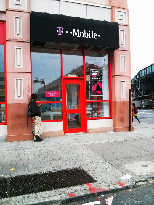 T-Mobile Long Island City in Queens City, New York, United States - #1 Photo of Point of interest, Establishment, Store