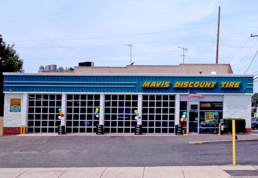 Mavis Discount Tire in New Hyde Park City, New York, United States - #2 Photo of Point of interest, Establishment, Store, Car repair