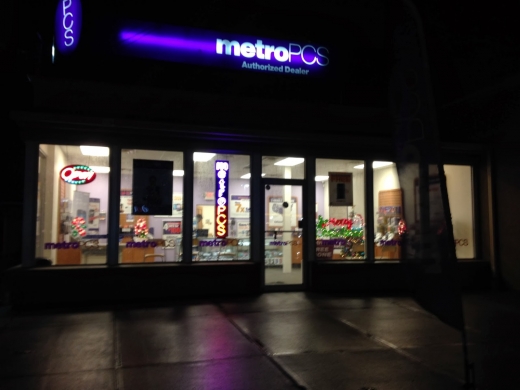 MetroPCS Authorized Dealer in Lawrence City, New York, United States - #1 Photo of Point of interest, Establishment, Store, Electronics store