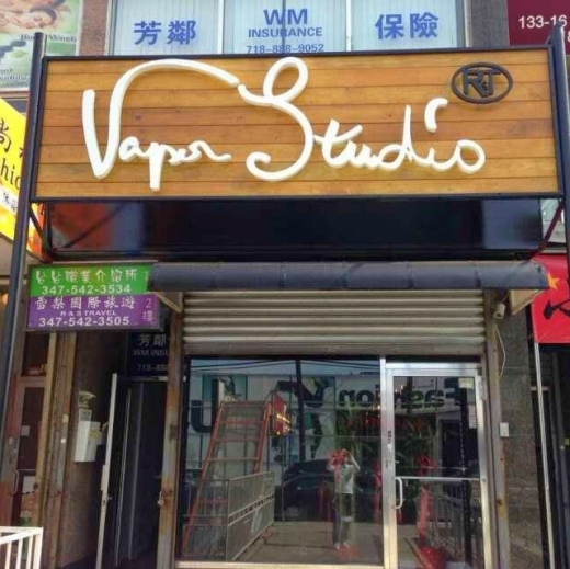 R&T Vapor Studio | E-Cigarette Store in Queens City, New York, United States - #1 Photo of Point of interest, Establishment, Store