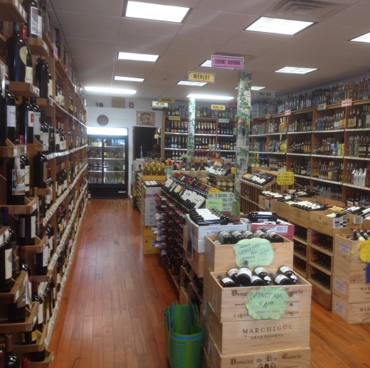 D D Wine Liquors Inc in New Rochelle City, New York, United States - #2 Photo of Food, Point of interest, Establishment, Store, Liquor store