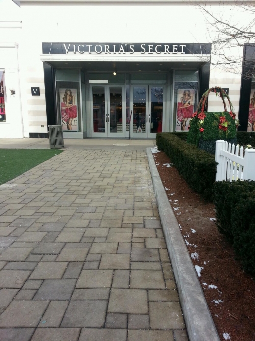 Victoria's Secret & PINK in Yonkers City, New York, United States - #1 Photo of Point of interest, Establishment, Store, Clothing store