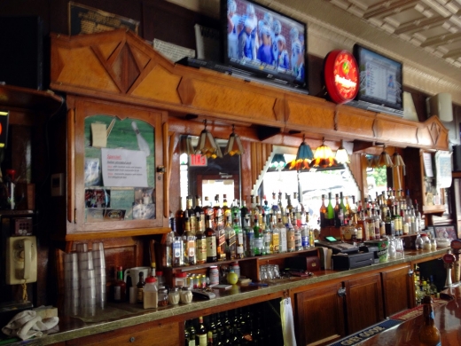 Lee's Tavern in Staten Island City, New York, United States - #1 Photo of Restaurant, Food, Point of interest, Establishment, Bar
