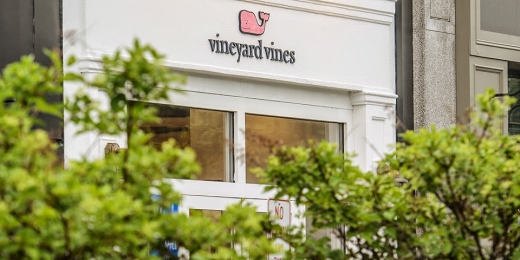 Vineyard Vines in Manhasset City, New York, United States - #3 Photo of Point of interest, Establishment, Store, Clothing store