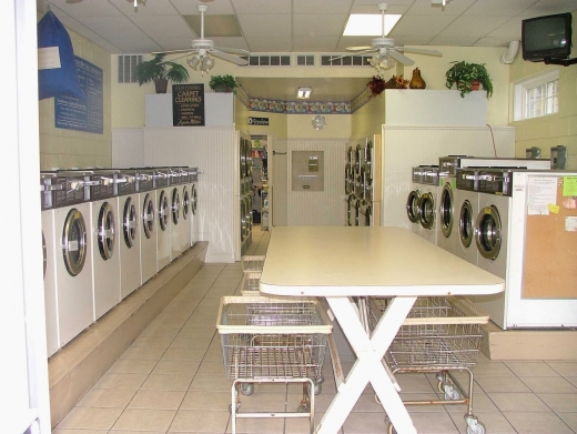 Bayville Laundromat in Bayville City, New York, United States - #1 Photo of Point of interest, Establishment, Laundry