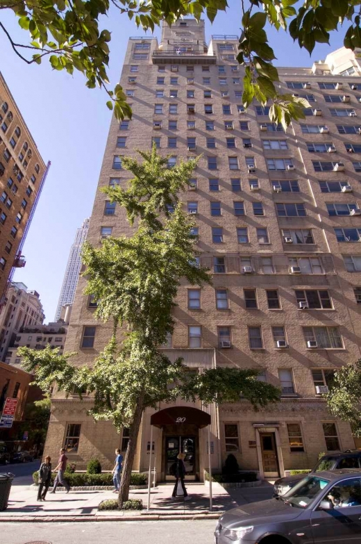 20 Park in New York City, New York, United States - #2 Photo of Point of interest, Establishment, Real estate agency