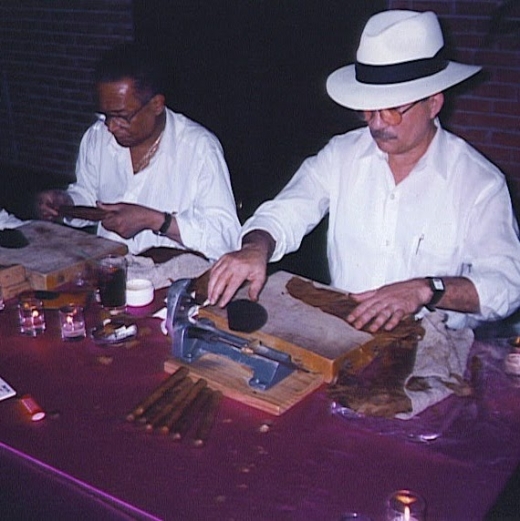 La Rosa Cubana Hand Made Cigar in Bronx City, New York, United States - #1 Photo of Point of interest, Establishment, Store