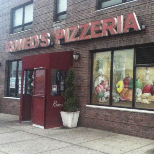 Romeo Pizzeria in Jamaica City, New York, United States - #1 Photo of Restaurant, Food, Point of interest, Establishment