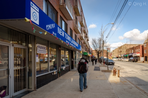 NEW TOWN LAUNDROMAT in Queens City, New York, United States - #2 Photo of Point of interest, Establishment, Laundry