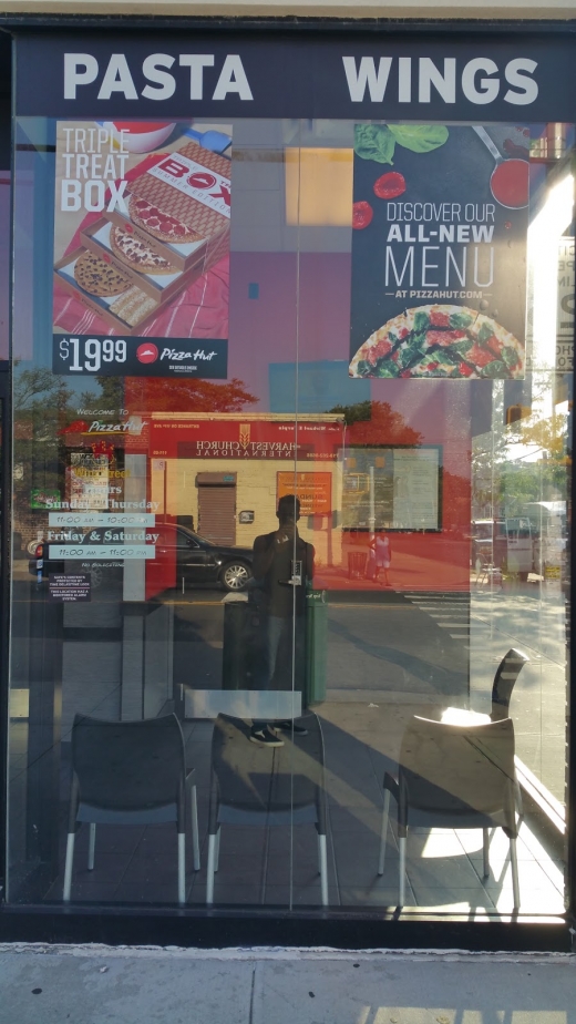Pizza Hut in Queens City, New York, United States - #1 Photo of Restaurant, Food, Point of interest, Establishment, Meal takeaway, Meal delivery