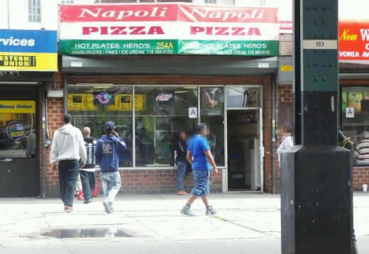 Photo by Walkereight NYC for Napoli Pizzeria