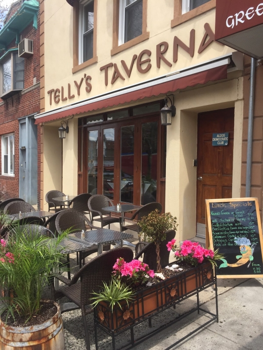Telly's Taverna in Astoria City, New York, United States - #1 Photo of Restaurant, Food, Point of interest, Establishment, Store, Bar