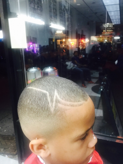 Cristo Rey Barbershop & Beauty Salon in Bronx City, New York, United States - #3 Photo of Point of interest, Establishment, Hair care