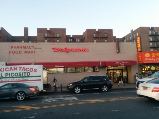 Walgreens in Queens City, New York, United States - #1 Photo of Food, Point of interest, Establishment, Store, Health, Convenience store, Home goods store, Clothing store, Electronics store