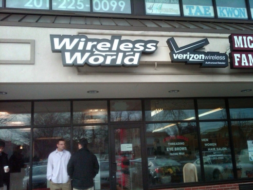 Wireless World Communications Verizon Wireless Premium Retailer in New Milford City, New Jersey, United States - #2 Photo of Point of interest, Establishment, Store