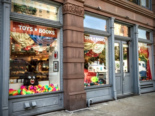 Teich Toys & Books in New York City, New York, United States - #3 Photo of Point of interest, Establishment, Store, Book store