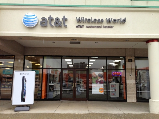 Wireless World in Hackensack City, New Jersey, United States - #1 Photo of Point of interest, Establishment, Store, Electronics store