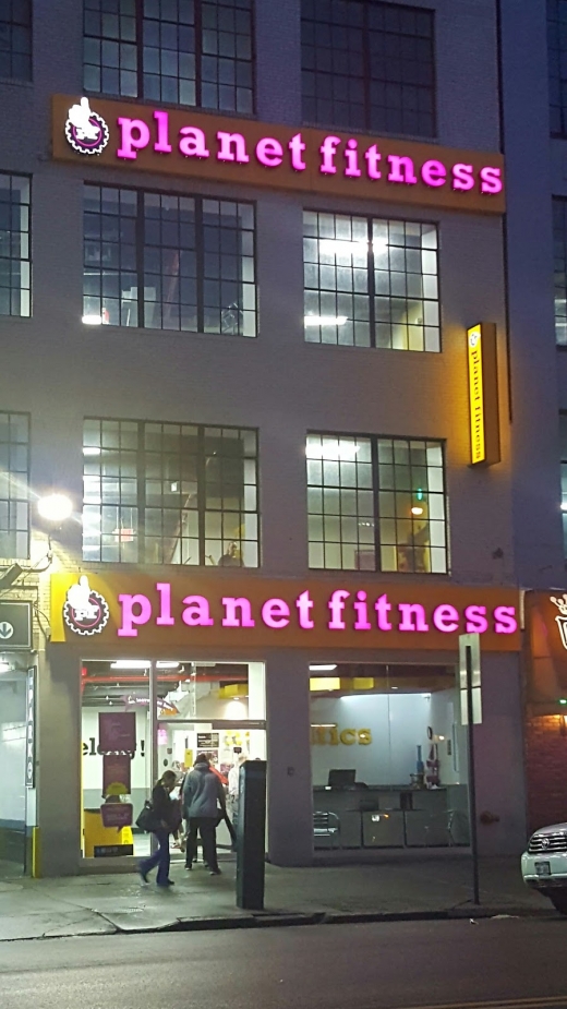 Planet Fitness - Manhattan (177th Street), NY in New York City, New York, United States - #1 Photo of Point of interest, Establishment, Health, Gym